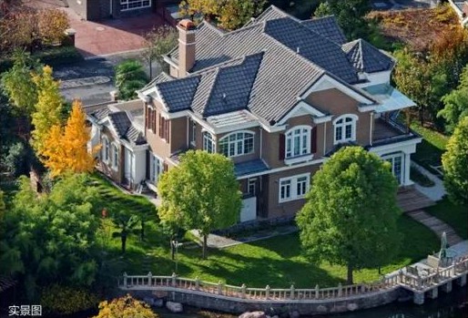 院子愈大，，，，，愈从容